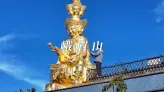在峨眉山，云雾深处藏着一座千年佛国，那就是金顶！