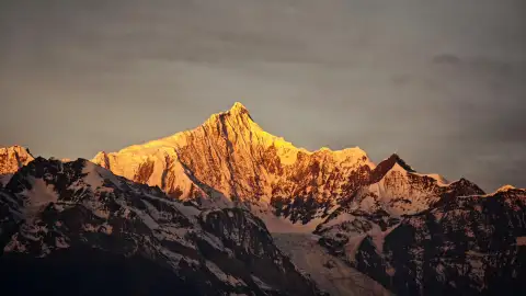 2026云南香格里拉旅游深度指南：从市区出发走进梅里雪山，虎跳峡与纳帕海的完整探索路线 (18)