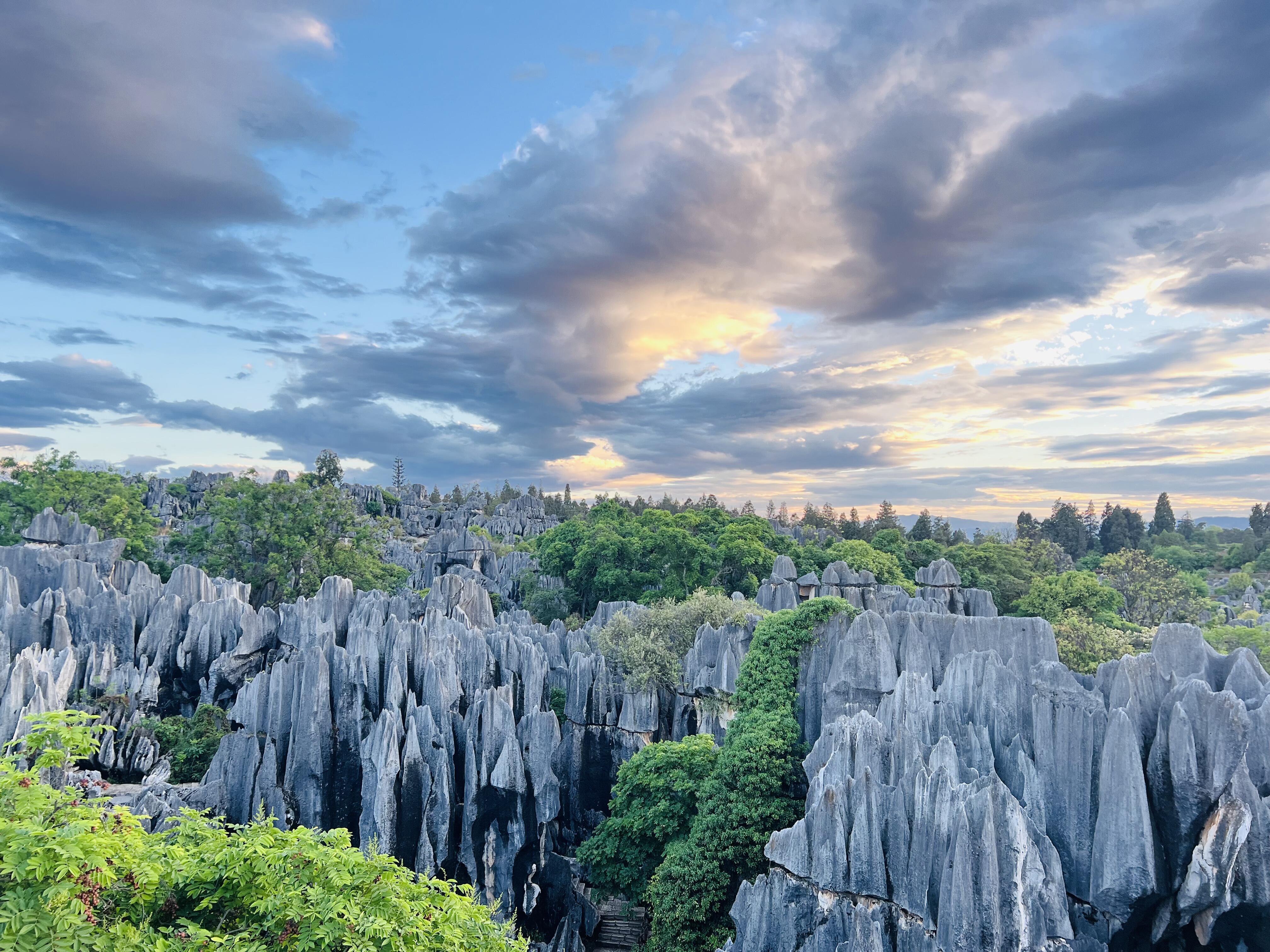 昆明十大景点排名攻略：石林、西山、海埂、九乡溶洞等风景优先级旅游指南