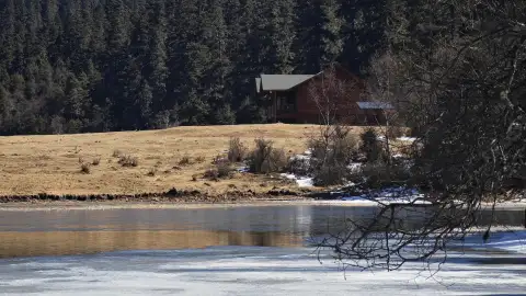 2026香格里拉交通实操指南：高铁、飞机、包车到藏区深处全解析
