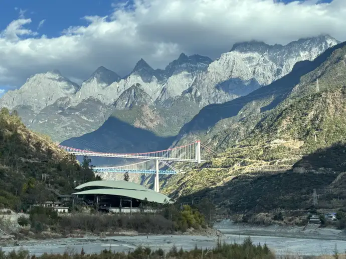 虎跳峡徒步