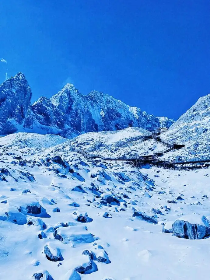 神话传说玉龙雪山