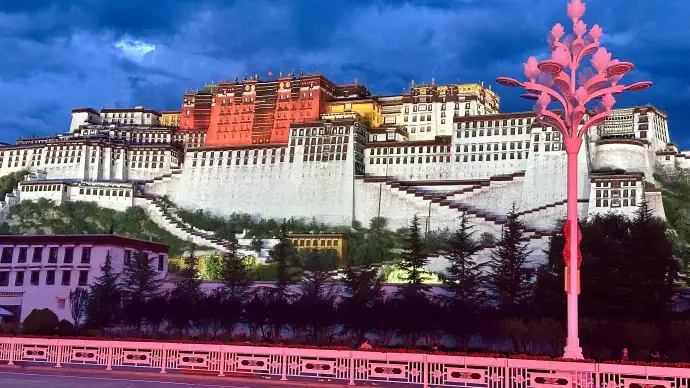 布达拉宫