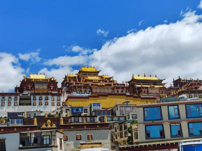 松赞林寺
