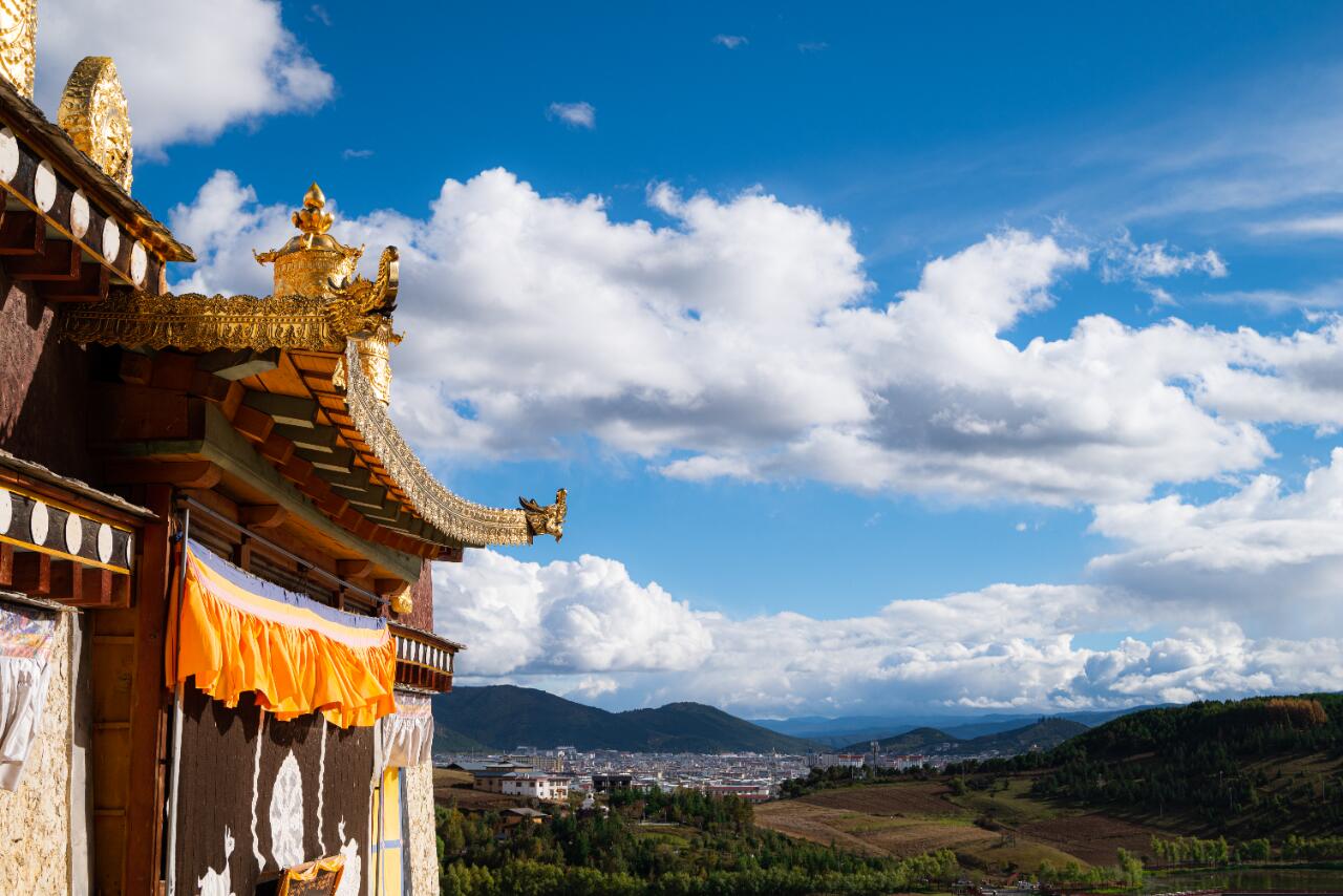 2026香格里拉景点攻略：松赞林寺门票信息与独克宗古城游玩指南