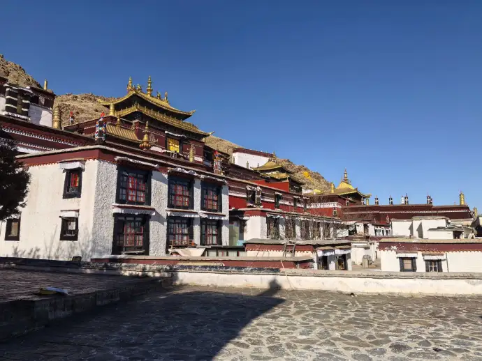 扎什伦布寺寺内