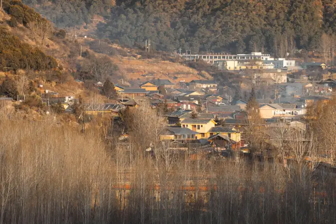 朴素村庄泸沽湖