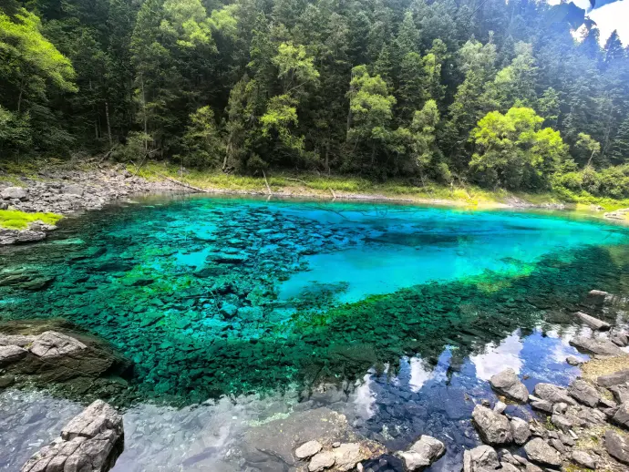九寨沟湖光山色
