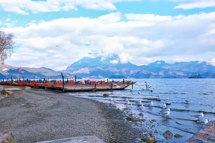船游泸沽湖