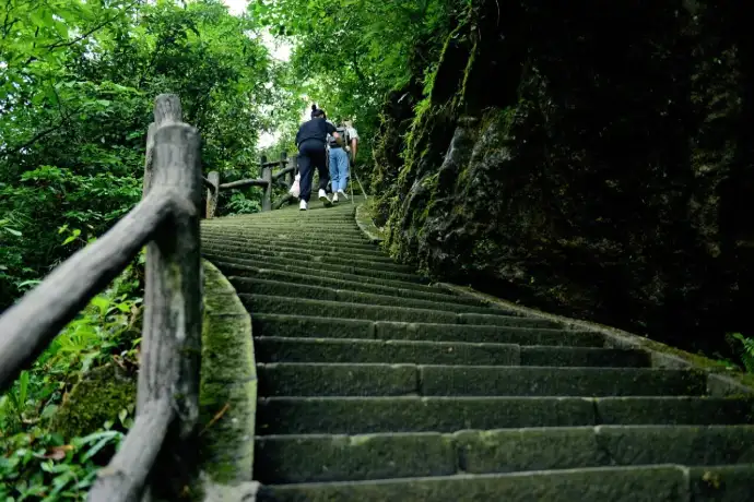 峨眉山登山路线