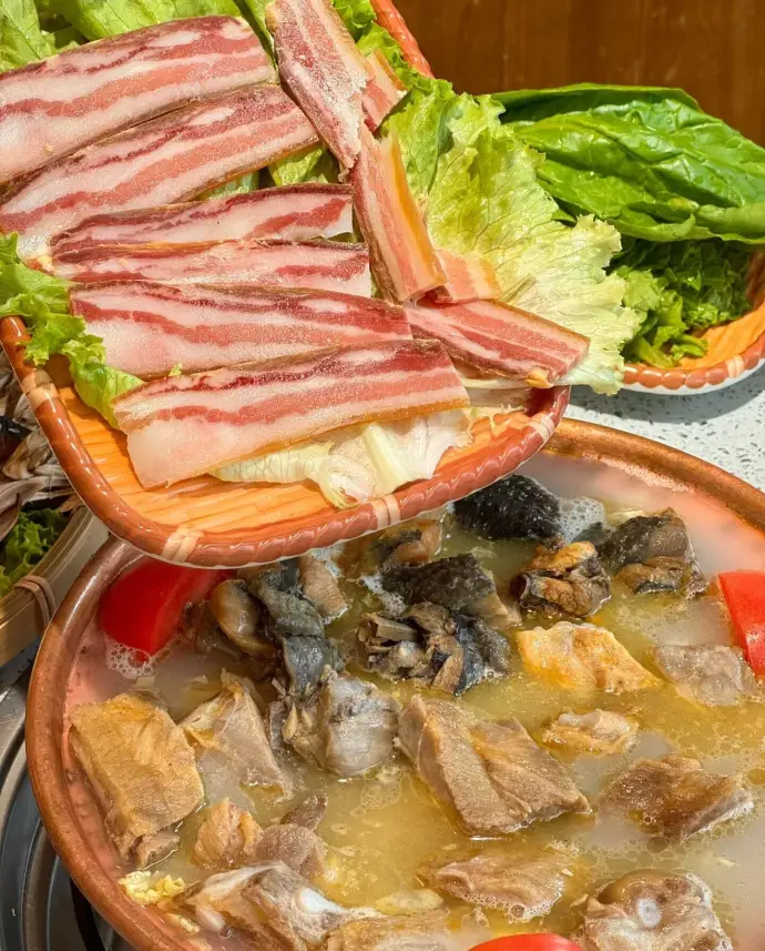 鲜汤汽锅鸡