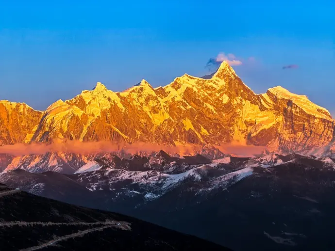 南迦巴瓦日照金山
