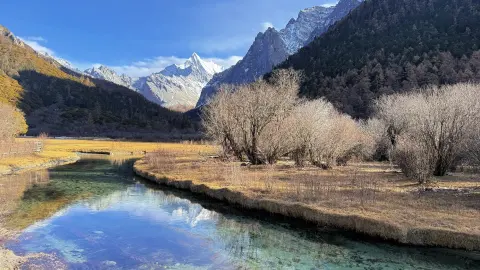 2026稻城亚丁最佳旅游时间全解析：四季风光、门票价格与金刚挑战线开放指南 (3)