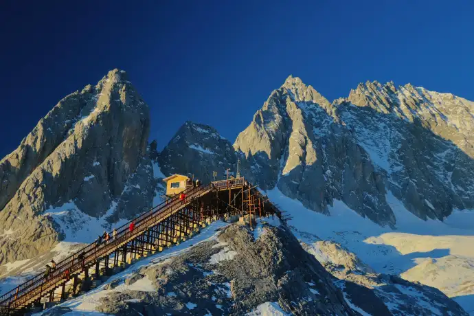 玉龙雪山景观