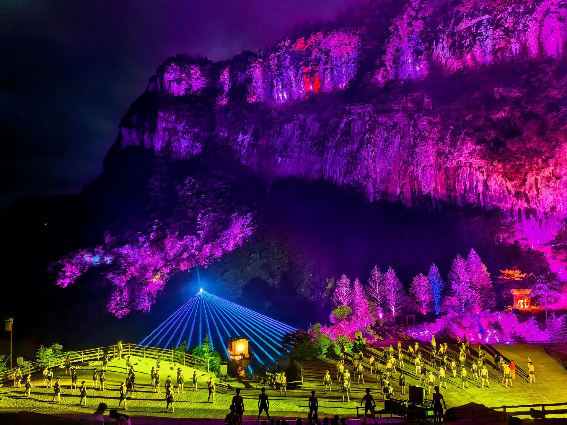 《印象武隆》2026观演指南：夜间场次+优惠门票+黄金座位以及天坑地缝旅游路线攻略！