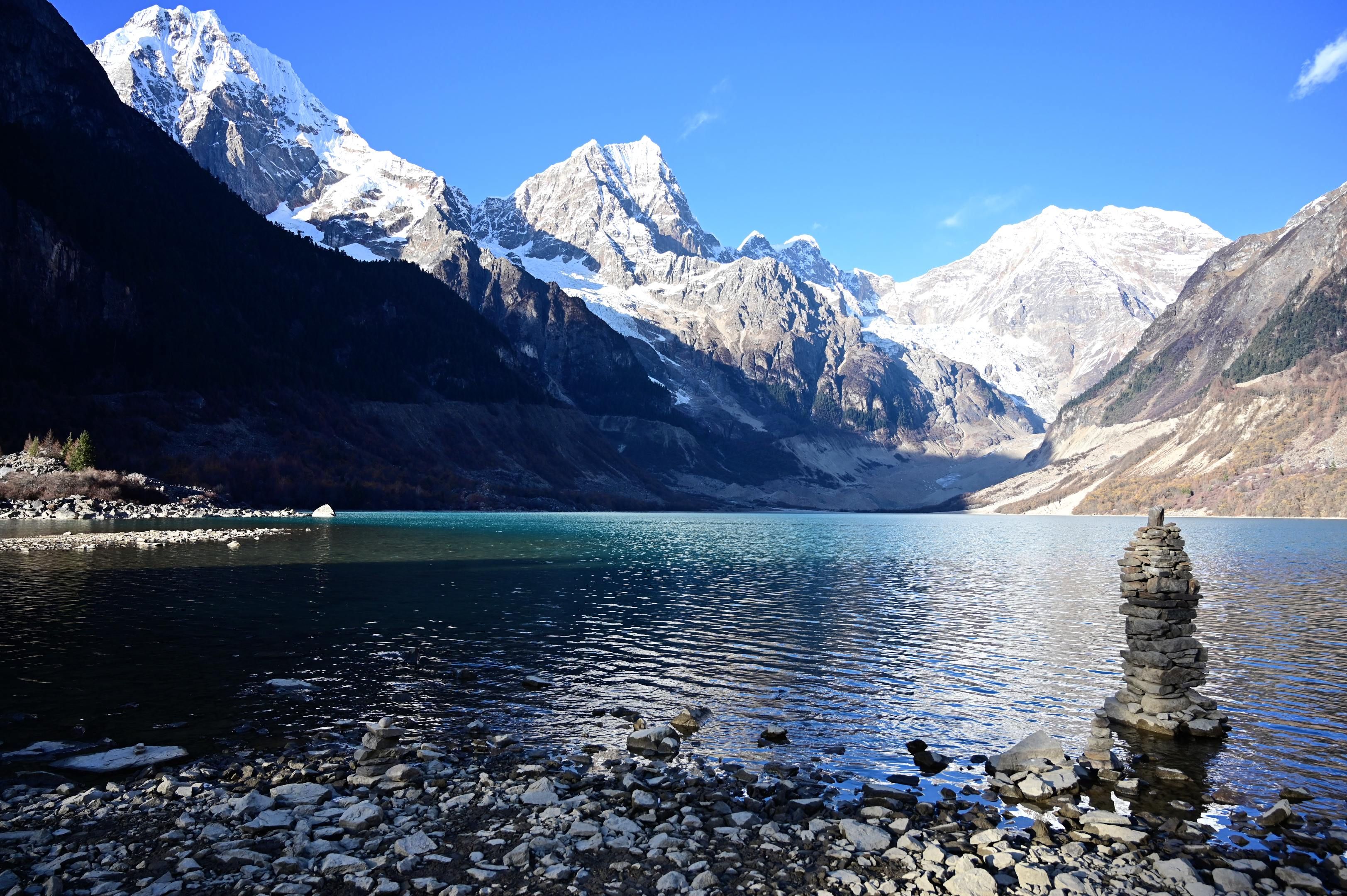 巴松措旅游攻略：林芝地区的“绿松石”湖心岛这座神湖旅行的详细指南