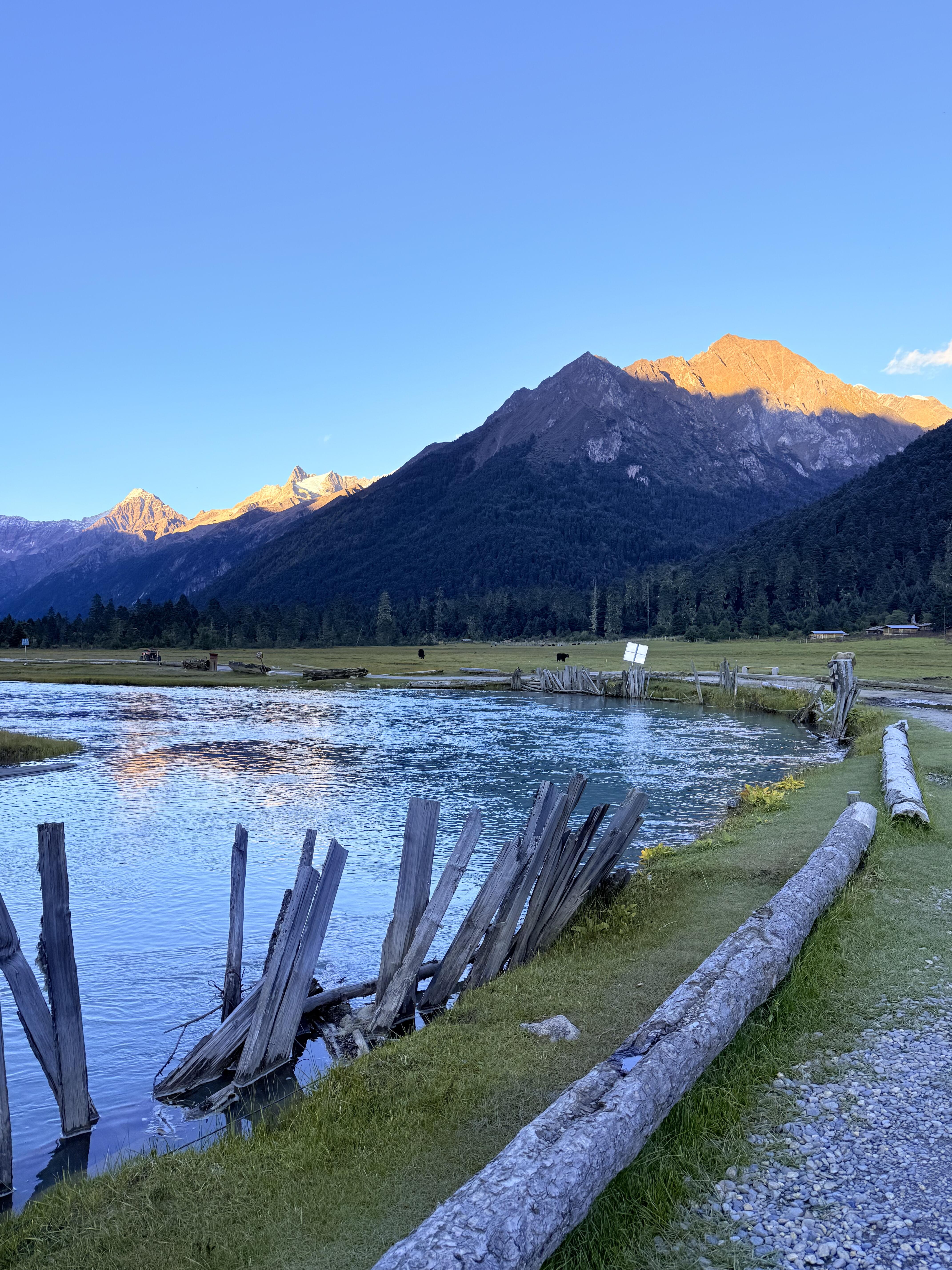 巴松措旅游摄影详细攻略：四季风景、景点机位详解、穿衣建议与避坑指南