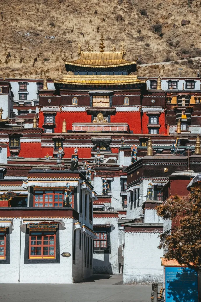 扎什伦布寺殿群