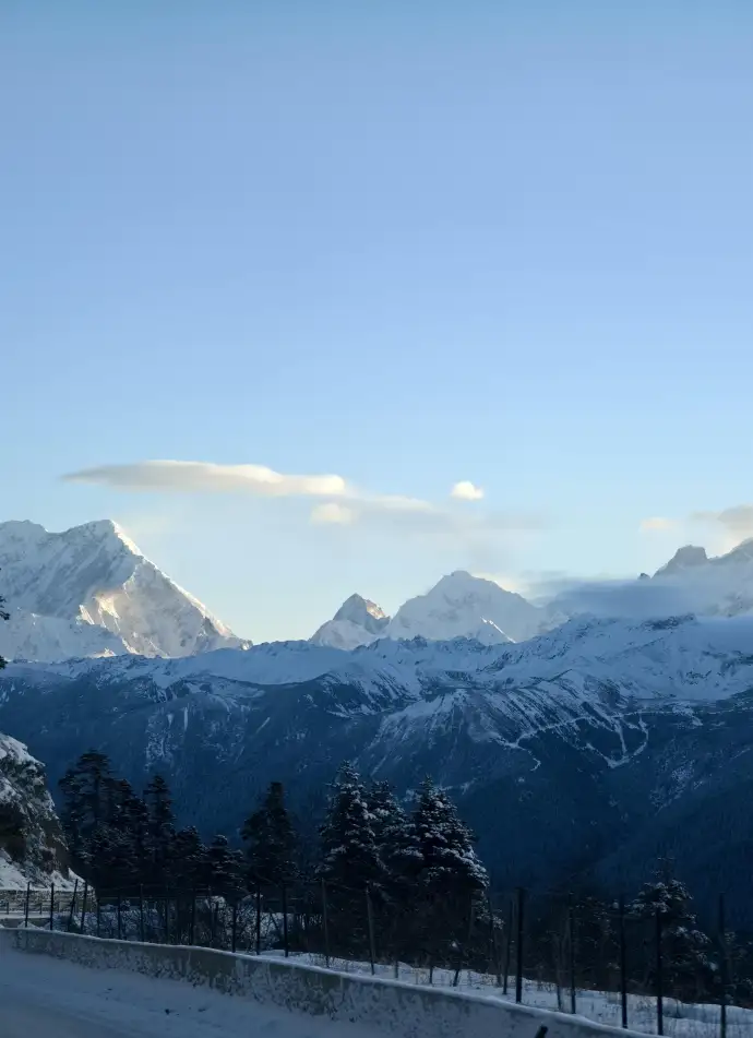 林芝色季拉山