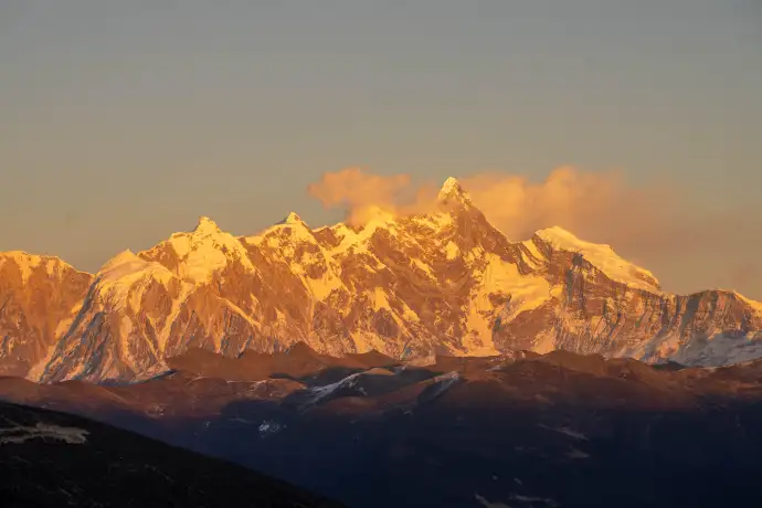 林芝色季拉山
