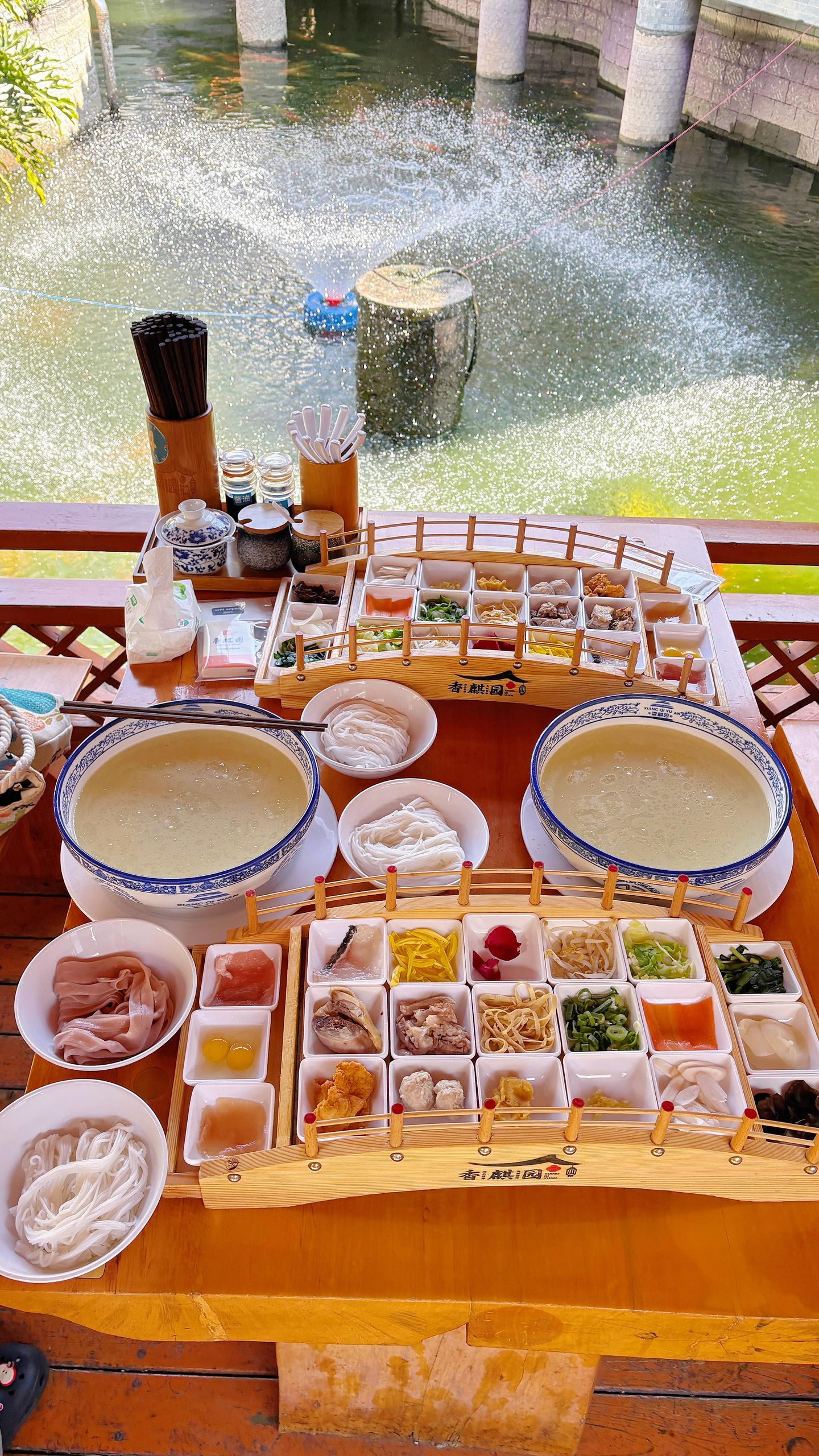 丽江美食全指南：纳西风味、云南菜系、街头小吃、找店原则，外国游客实战版