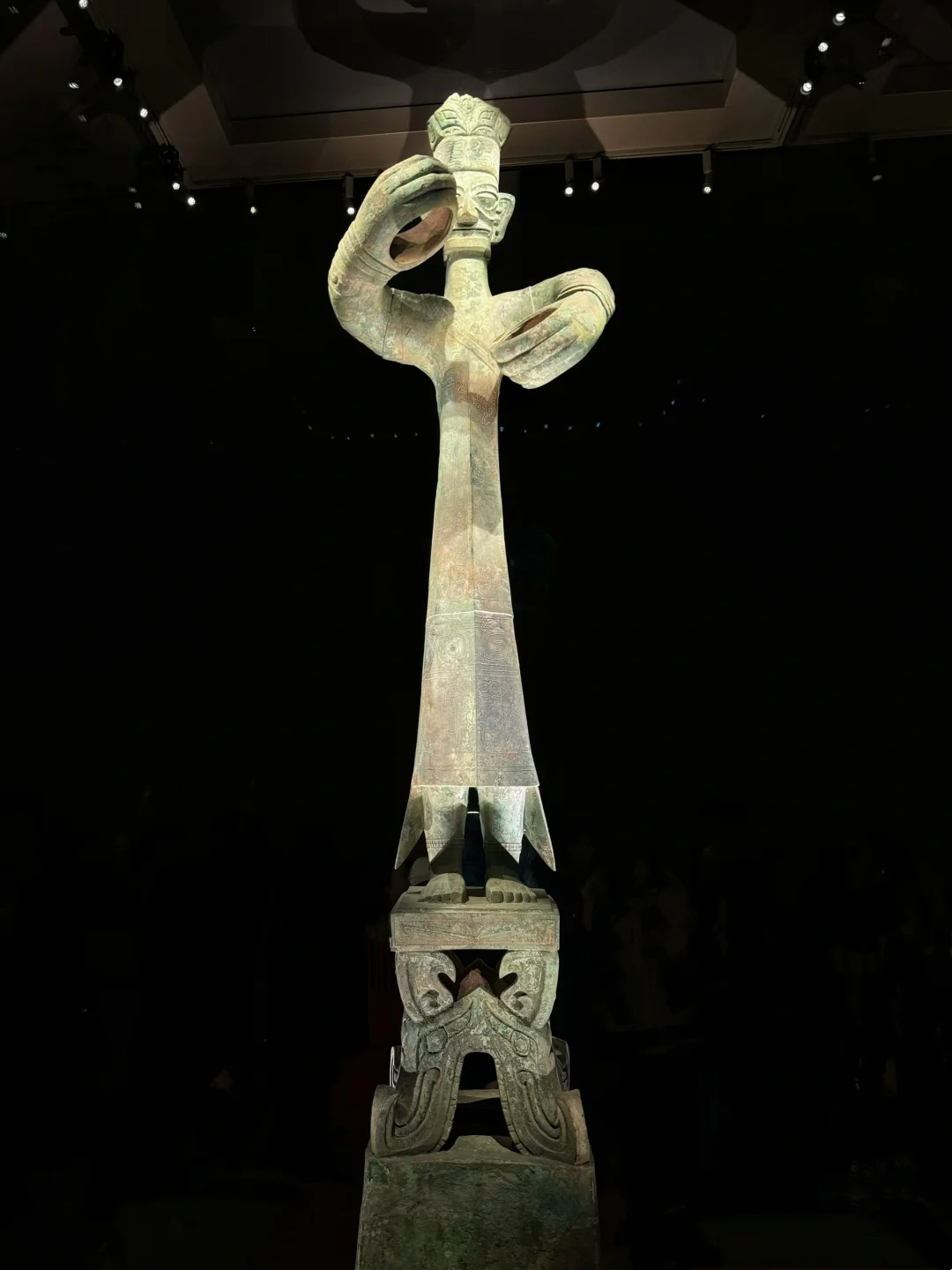 三星堆博物馆游览指南：三星堆参观路线与行程推荐：直奔三大镇馆之宝不迷路