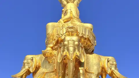 四川峨眉山旅游攻略：金顶、云海、索道、观光车与猴群全指南              (81)