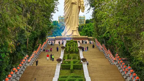 勐泐大佛寺什么时候去最好？2026西双版纳旅游最佳游览时间，一日行程安排与泼水节玩法攻略 (97)