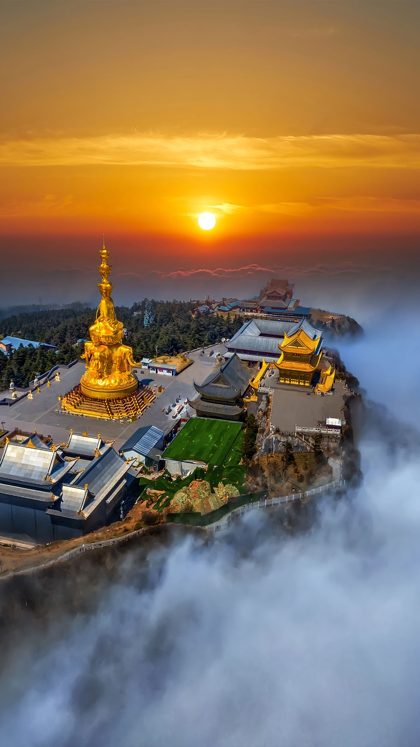 四川峨眉山旅游攻略2026：一日上金顶 两日看日出 半山路线与2日游选择指南