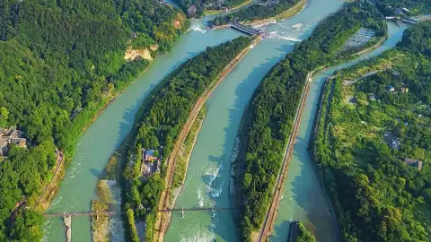 都江堰+青城山景区游览指南：水利三位一体原理，青城山道教前山与后山及最佳游览路线解析