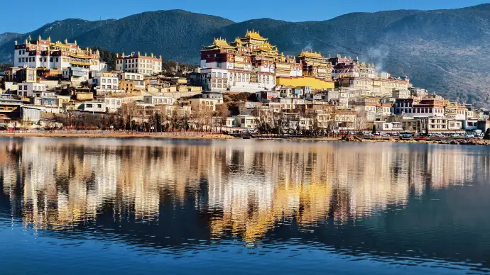 拉姆央措湖傍晚