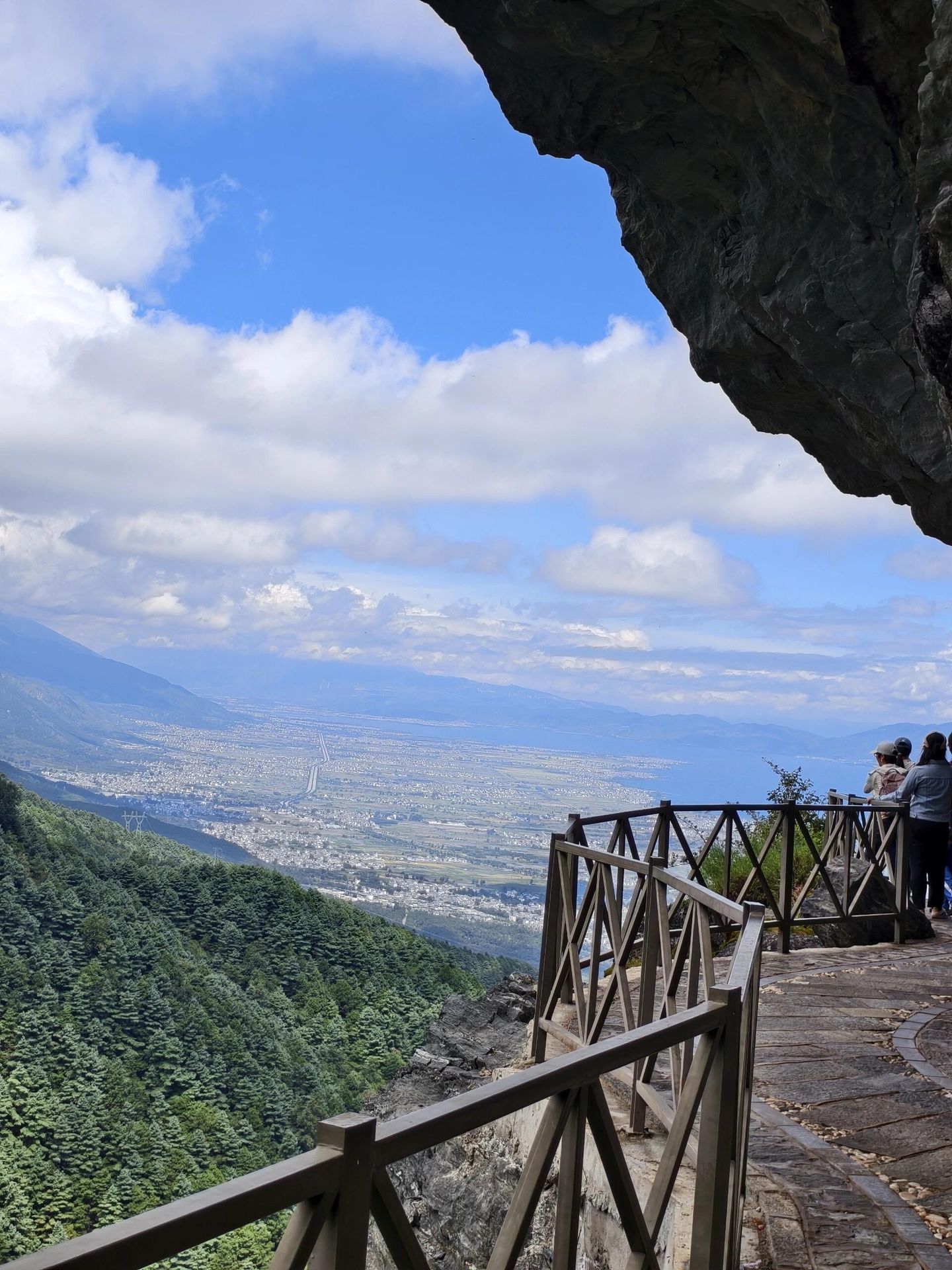 苍山一日行程与登山路线攻略：索道选择、玉带云与苍山雪观赏指南