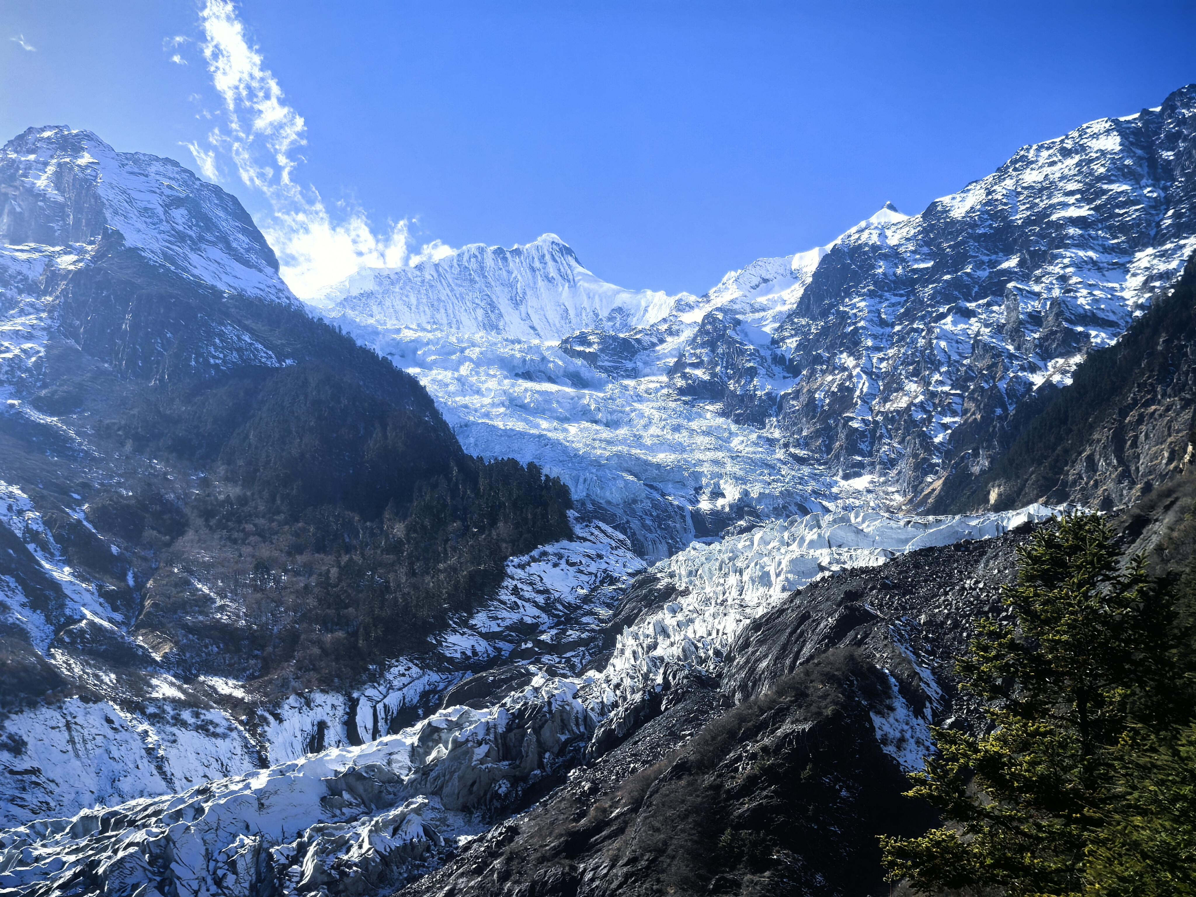 2026云南梅里雪山明永冰川游玩攻略：游览路线、骑马费用与四季景色全解析