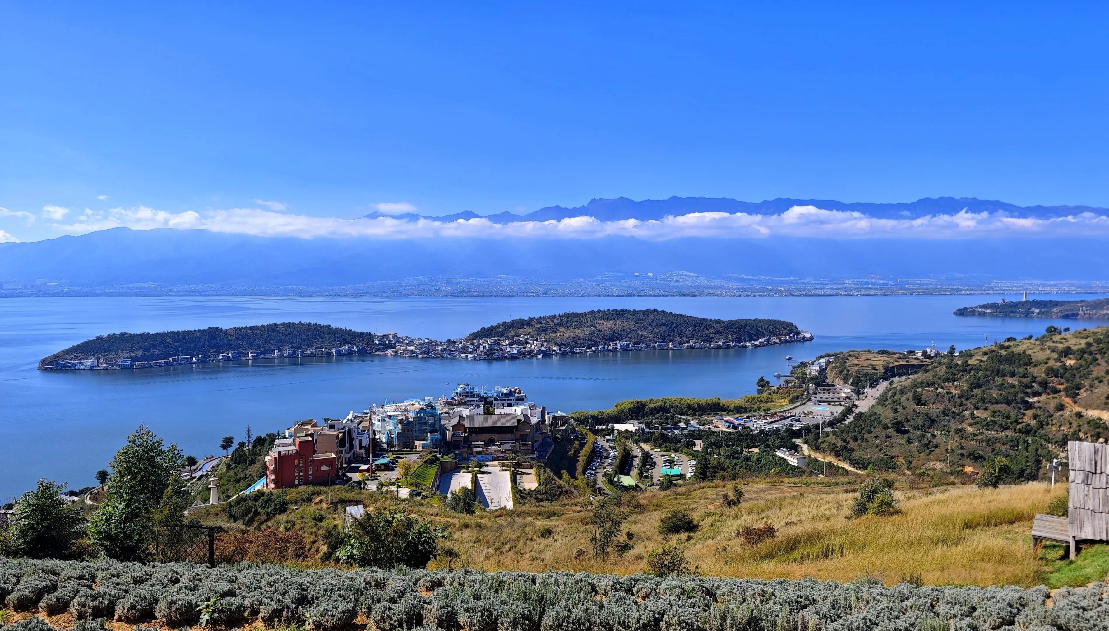 大理苍山玉带云观赏指南2026：洗马潭、杜鹃花海与苍山雪  