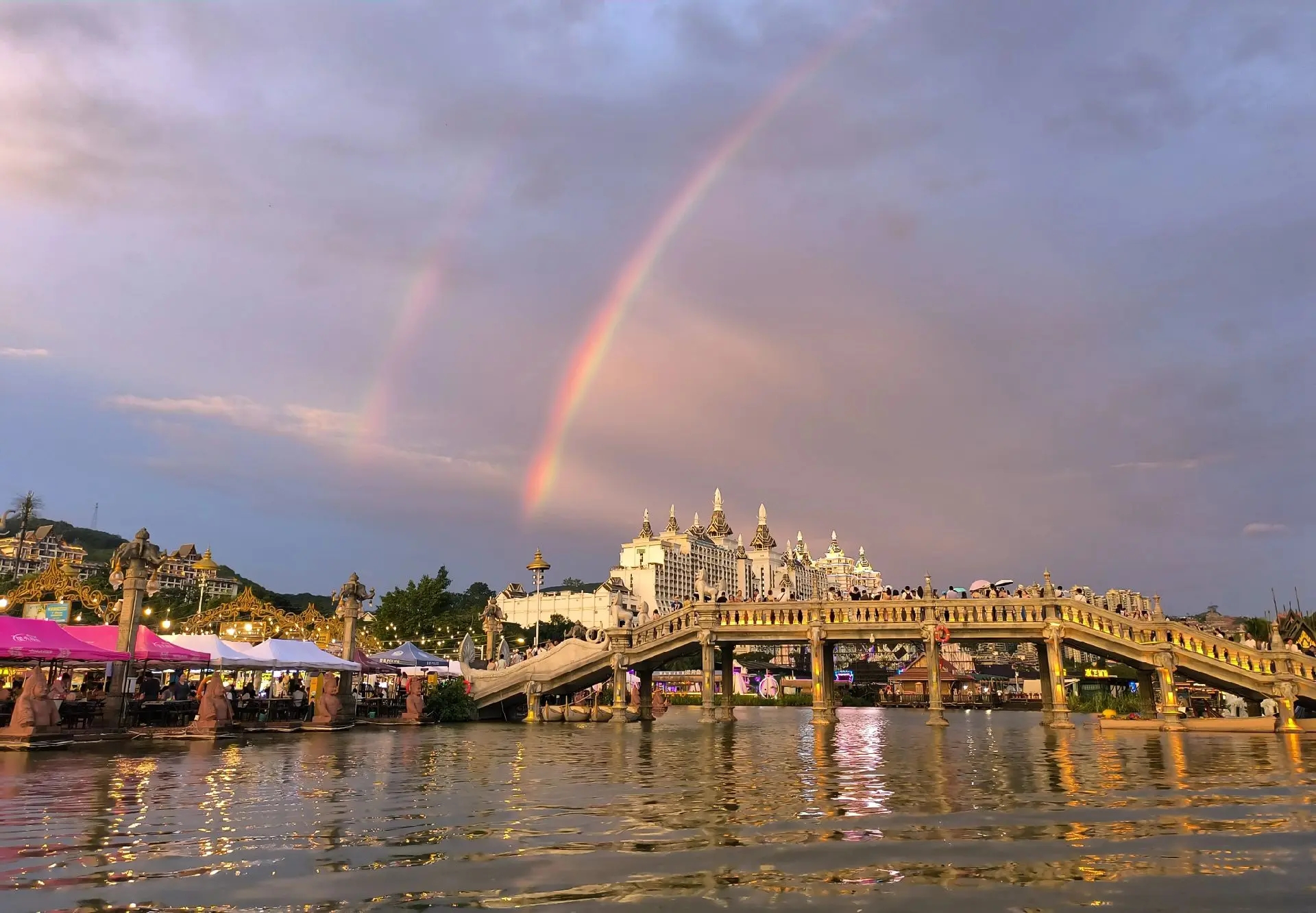 云南西双版纳2026旅游季节指南：最佳月份、雨季体验与泼水节攻略         