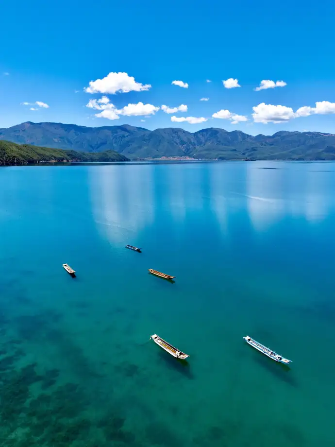 泸沽湖游船