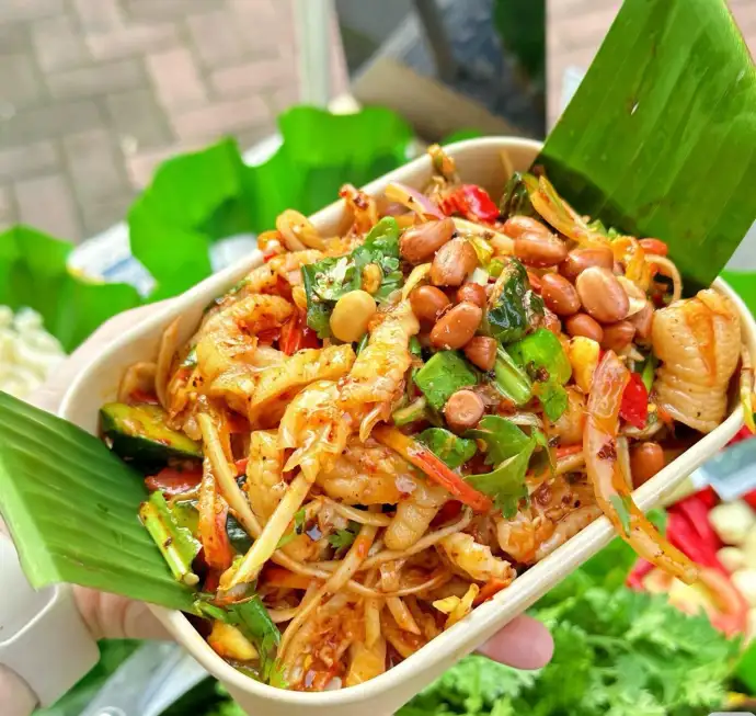 傣味十足的舂鸡脚