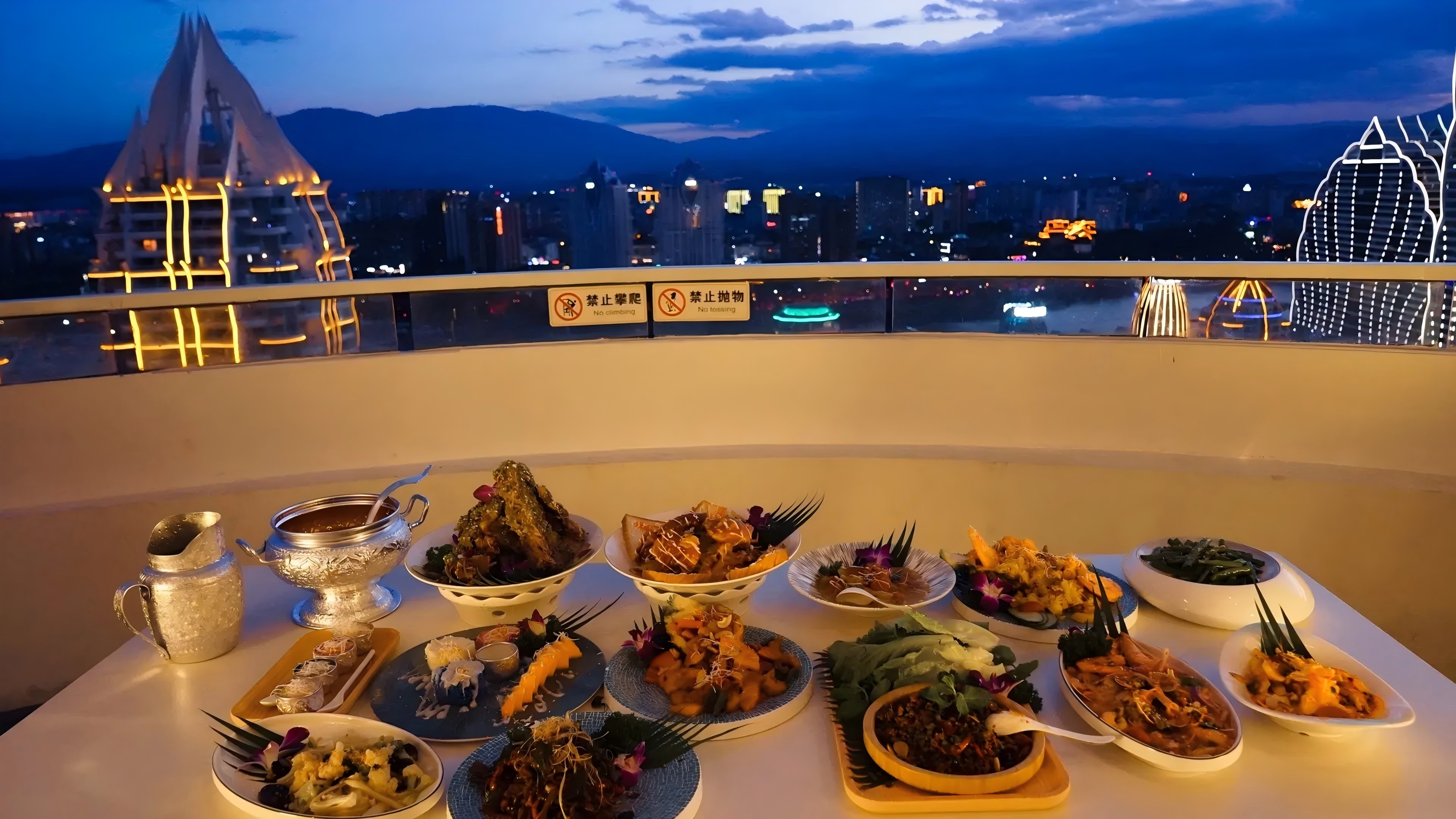 西双版纳美食2026攻略：傣味饮食结构与8大必吃菜推荐   