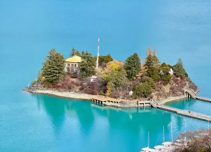 湖心岛