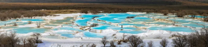 黄龙旅游全指南：避开枯水期、索道避坑与高海拔游玩须知