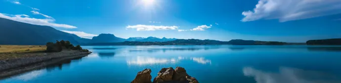 班公湖旅行指南：把时间留给阿里高原最安静的一片湖，景点介绍、游玩建议与交通信息