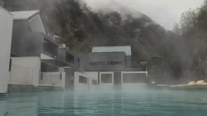 海螺沟温泉