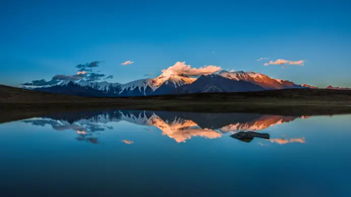 贡嘎雪山