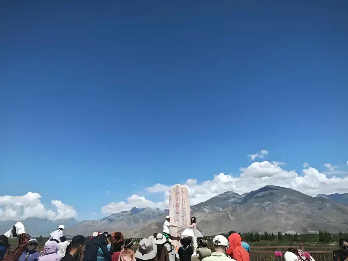 卡若拉冰川旅游