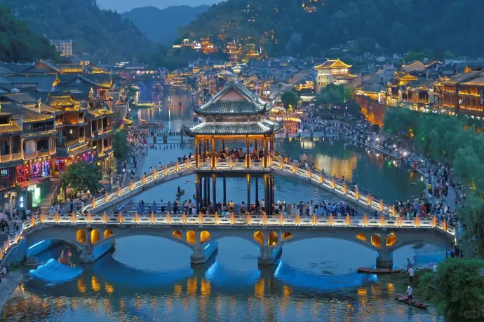 凤凰古城