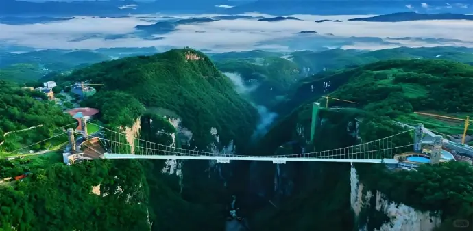 张家界大峡谷玻璃桥