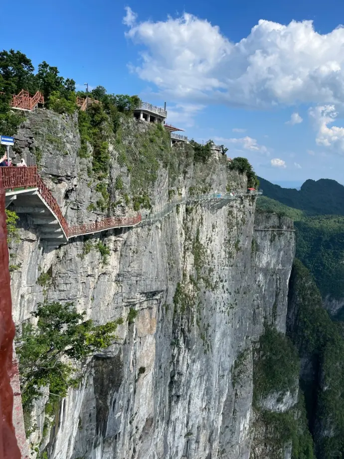 天门山玻璃栈道