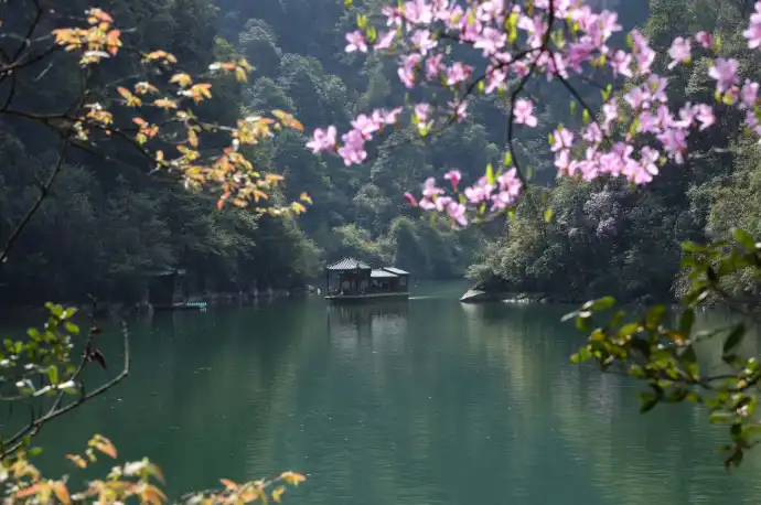 宝峰湖