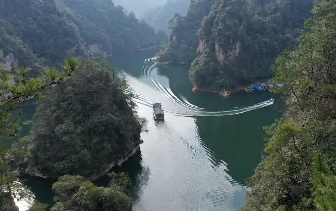 宝峰湖