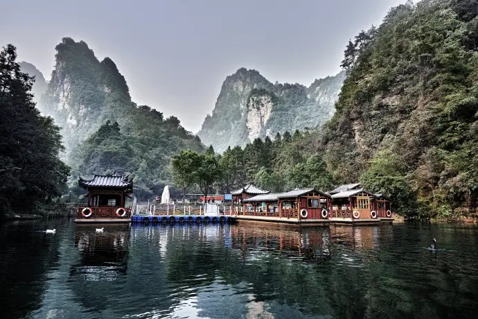 宝峰湖